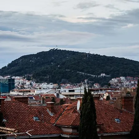 Luxury Near Bacvice شقة *