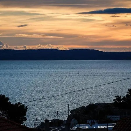 Luxury Near Bacvice شقة *